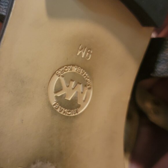 Michael Kors Logo Plaque Sandal - Picture 16 of 16